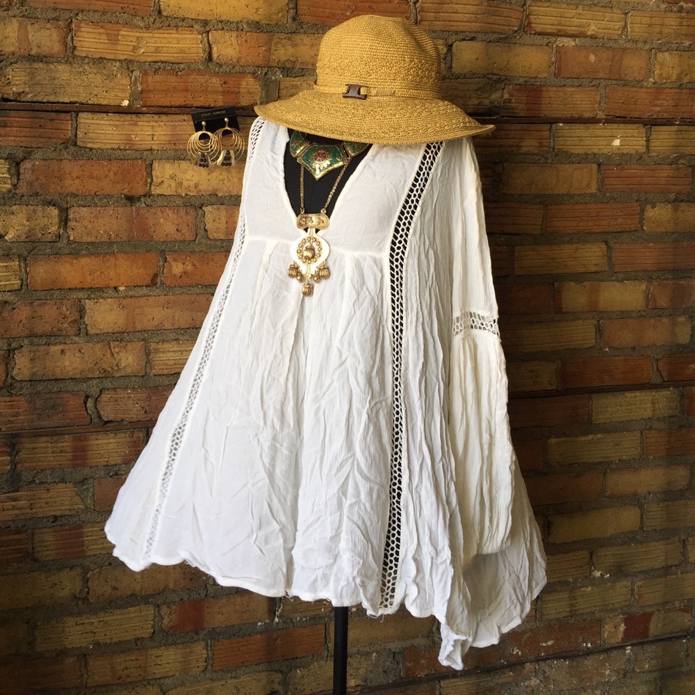 || FREE PEOPLE || lace bell sleeve peasant top